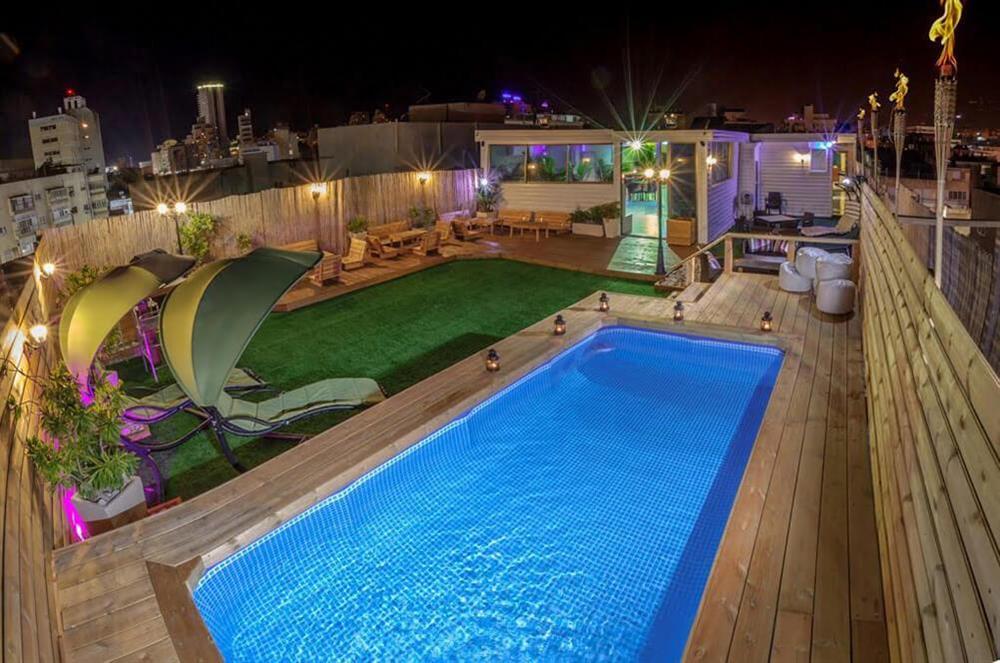 נירוונה בפנטהאוז - מבצע מיוחד ! - 1 נירוונה בפנטהאוז - מבצע מיוחד ! - 1