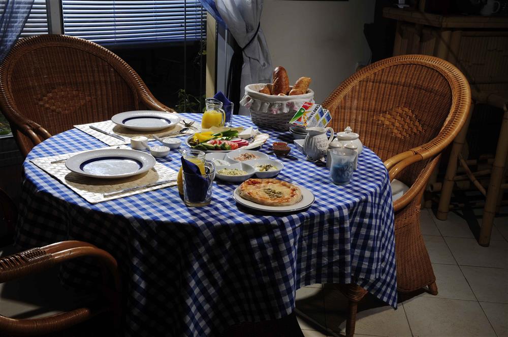 סוויטה+לינה+60 דק' עיסוי+שימוש במתקנים+ארוחת בוקר+פינוקים - 1 סוויטה+לינה+60 דק' עיסוי+שימוש במתקנים+ארוחת בוקר+פינוקים - 1