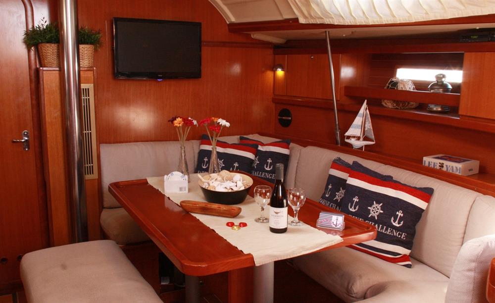 45 דק' עיסוי+45 דק' ג'קוזי/סאונה בסוויטה פרטית+ארוחת בוקר+שימוש חופשי במתקנים - 1 45 דק' עיסוי+45 דק' ג'קוזי/סאונה בסוויטה פרטית+ארוחת בוקר+שימוש חופשי במתקנים - 1