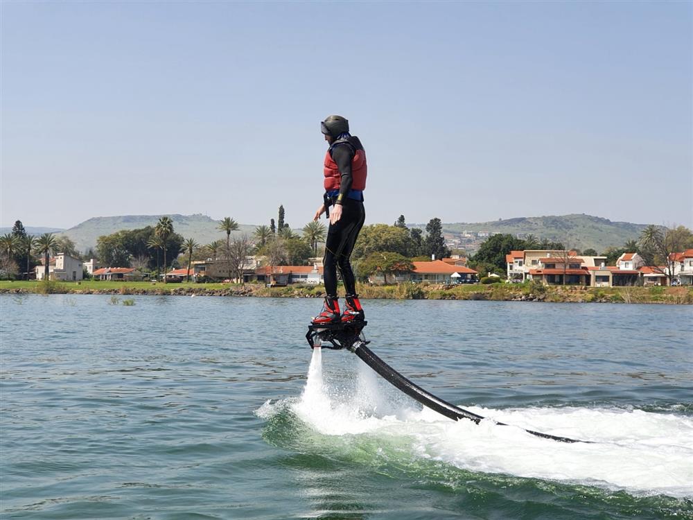 פלייבורד בכנרת מחיר - טיסה מעל המים - 1 פלייבורד בכנרת מחיר - טיסה מעל המים - 1