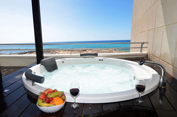 טיול טרקטורנים זוגי רומנטי + סוויטה מפנקת ללינה  - 1 טיול טרקטורנים זוגי רומנטי + סוויטה מפנקת ללינה  - 1